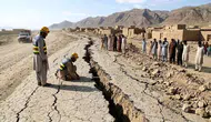 Pakistan'da 5.9 büyüklüğünde şiddetli deprem: