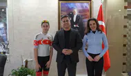 Müdür Öztürk başarılı sporcuları ödüllendirdi