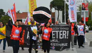 SENDİKALAR SİYAH ÇELENK BIRAKTI