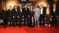 Uykucu filmi galasına yağmur gibi ünlü yağdı