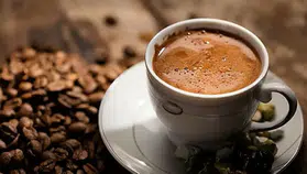 Kahvenin Faydalarını Sıfırlayan Hata! Türk Kahvesi İçerken Bunu Yapmayın