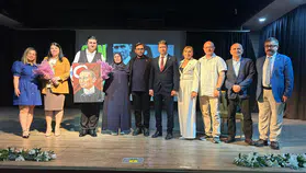 Hürriyetçi Eğitim Sen’den Ata’ya Saygı Programı