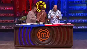 25 Eylül MasterChef Ödül Oyununu Kim Kazandı? Mavi ve Kırmızı Takım Sebze Yemekleriyle Yarışıyor