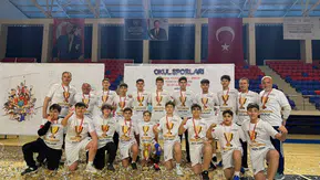 Manisalı yıldız hentbolcular namağlup Türkiye şampiyonu