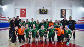 Manisa BBSK "Namağlup" Play-Off’a