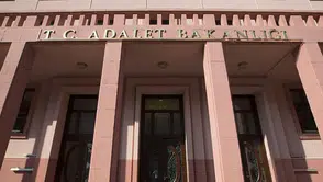 Adalet Bakanlığı’nın 15 bin kişilik alımı için gözler resmi duyuruda: Hangi kadrolar açılacak?