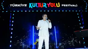 Manisalılar Ferhat Göçer'le coştu
