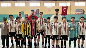 Dr. Ömer Faruk Meriç Ortaokulu futsalda Manisa dördüncüsü oldu