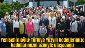 Yenişehirlioğlu Manisa'da partili kadınlarla bir araya geldi