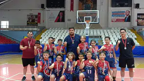 Küçük basketçilerden büyük başarı