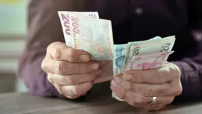 Emekli Maaşı Yarışında Kartlar Yeniden Dağıtılabilir: Uzman İsim Promosyon İçin 50 Bin TL Eşiğini İşaret Etti
