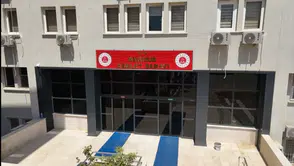 Yaşlı kadını bağlayıp gasp etti