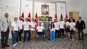 Manisalı engelli yüzücüler Macaristan'a gidecek