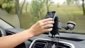 Araçta Telefon Tutucu Yasak mı? Ön Cama Monte Edilen Aparatlar İçin Yeni Kural Netleşti