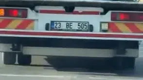 Çekicinin üstünde taşıdıkları görenleri şaşkına çevirdi