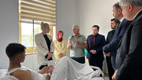 Anahtar Parti’den yaralı öğrencilere ve ailelerine ziyaret