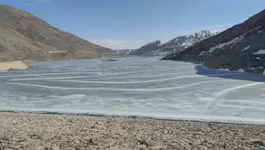 Barajlar soğuk havanın etkisiyle buz tuttu