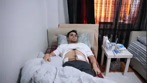 Dehşet: Yardım etmek istedi 6 yerinden bıçaklandı