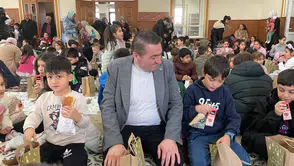 Saruhanlı'da çocuklar tekne oruçlarını hep birlikte açtı