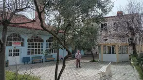 Kula’da 450 yıllık camii asırlara meydan okuyor