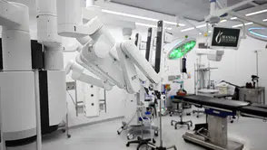 MCBÜ Hafsa Sultan Hastanesi’nde cerrahi robotlar devrede
