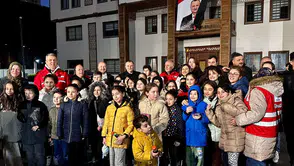 Manisa'da yüzlerce kişi iftarda bir araya geldi