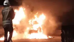 Park halindeki motosiklet alevlere teslim oldu