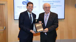 Egeli tekstil ihracatçılarında Jak Eskinazi görevi Turan Göksan’a devretti