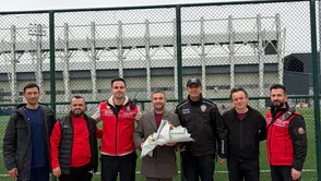 Manisa Amatör Spor Kulüpler Birliği’nden polislere karanfil