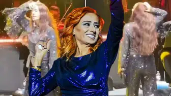 Sahnede kendinden geçen Yıldız Tilbe bakın ne yaptı