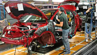 Otomotiv devi fabrikalarını kapatıyor