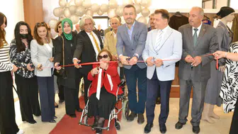 Kursiyer kadınların eserleri sergilendi