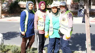 SOMA’NIN YOLLARI KADIN EMEĞİYLE GÜZELLEŞİYOR