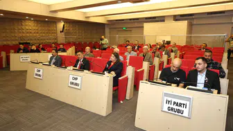 Pembe kurdele ile farkındalık oluşturdular