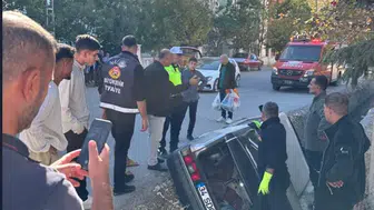 Konrtolden çıkan otomobil ulama kanalına uçtu