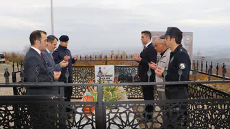 Kaymakam Yıldız'dan ilk ziyaret Halil Efe’nin mezarına