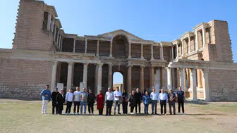 BAŞKAN DURBAY’DAN ŞEHZADELER’İN MUHTARLARINA JEST