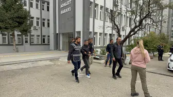 Gerçek polislerden sahte polise suç üstü