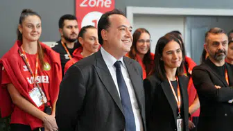 Başkan Besim Dutlulu ve Kadın Voleybol Takımından Vestel’e Ziyaret