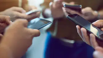 Bakan Uraloğlu rakam verdi! 63 milyon kişi telefonunu değiştirmek zorunda kalacak