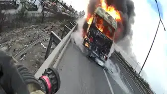 Yakıt tankeri bomba gibi patladı
