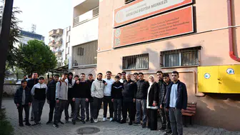 MANİSA İL EMNİYET MÜDÜRÜ ÖĞRENCİLERİN YANINDA OLMAYA DEVAM EDİYOR