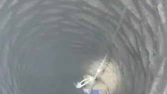 Kuyuya düşen horozu itfaiye kurtardı