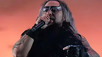 Ünlü şarkıcı yasa boğuldu! Şehit askerlerimizle daha önce aynı uçakta uçmuş