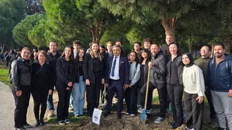 MANİSA TİCARET BORSASI ANADOLU LİSESİ’NDEN YEŞİL VATANA 60 FİDAN