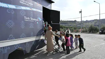 Demirci'de 4 bin öğrenci sinemayla buluştu