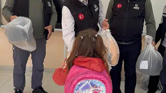 Hayran Vakfı’ndan Muşlu çocuklara giyecek desteği