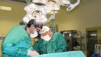 Karın ağrısı şikayetiyle hastaneye gitmişti! Bakın karnından ne çıktı