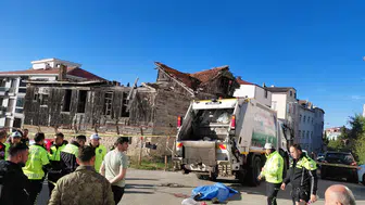 Çöp kamyonu yaşlı kadını ezdi