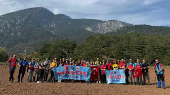 Manisa’da Spilos dağcıları Sülüklügöl’e yürüdü
